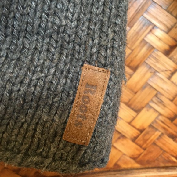 Roots Grey Cable Knit Wool Blend Sweater - Picture 7 of 8